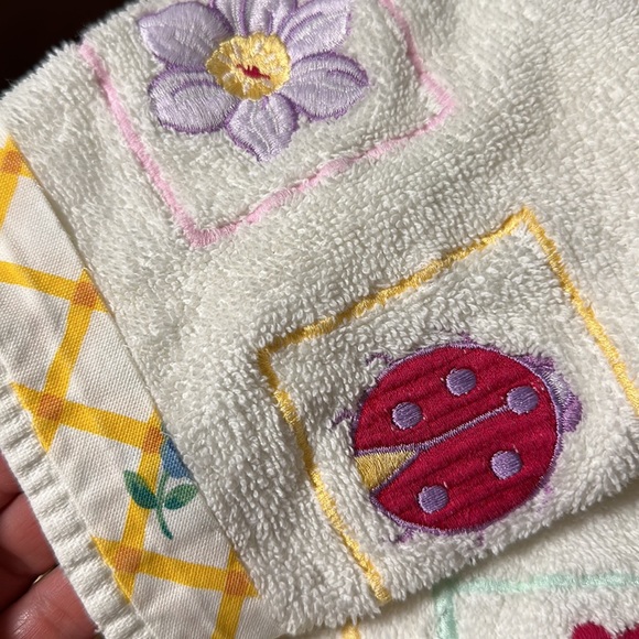 White Decor Bath Towel Set of 4 - Picture 7 of 7